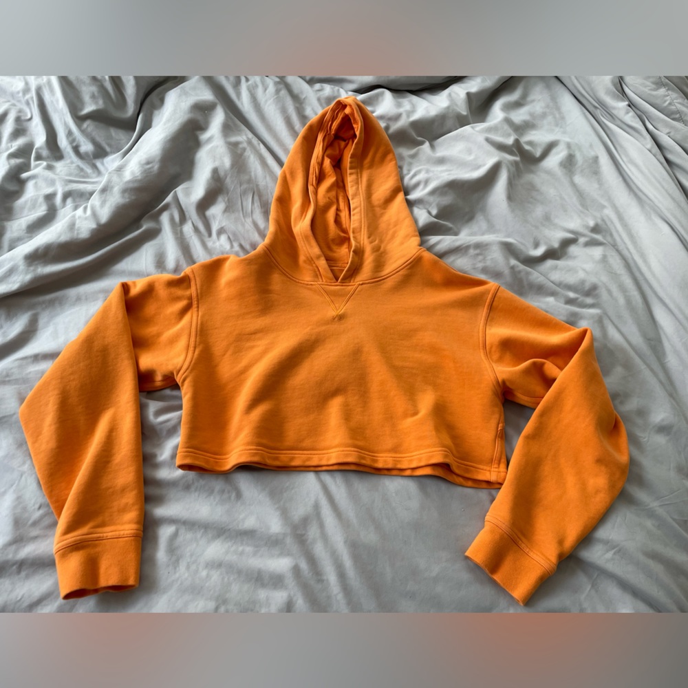 Lululemon cropped hoodie